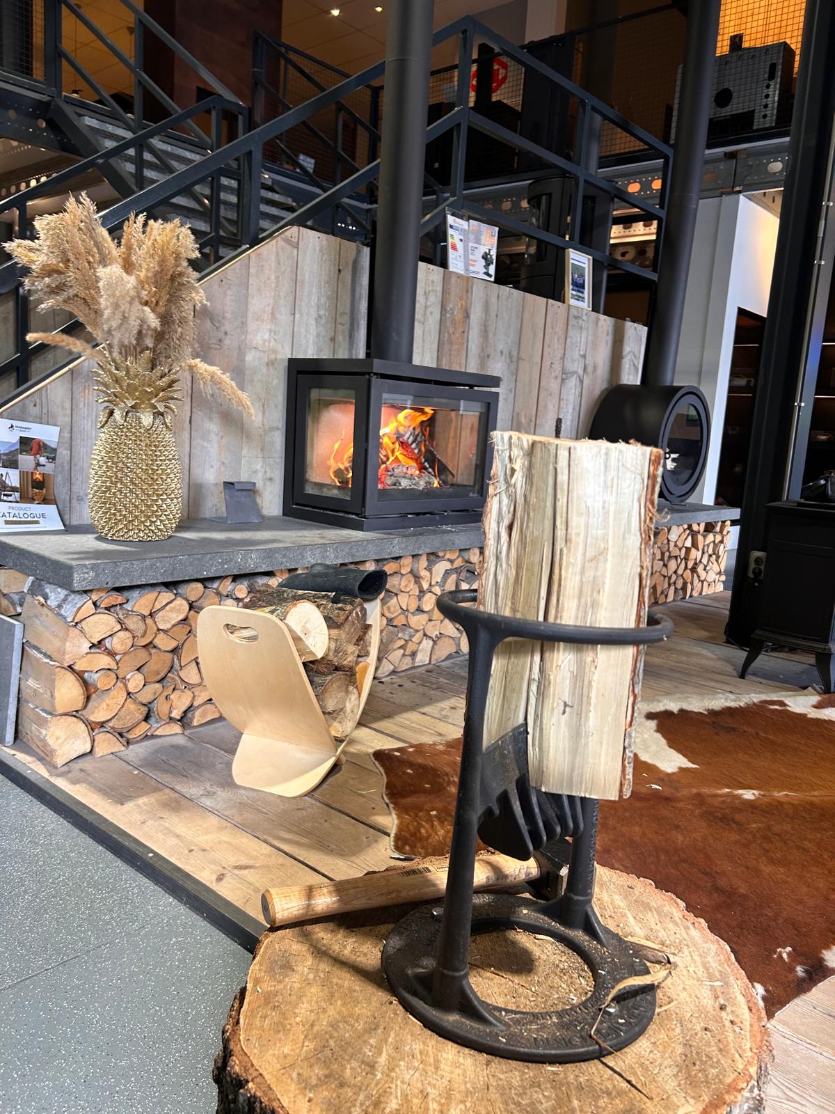 van-der-pluijm-verwarming-showroom-houtkachel